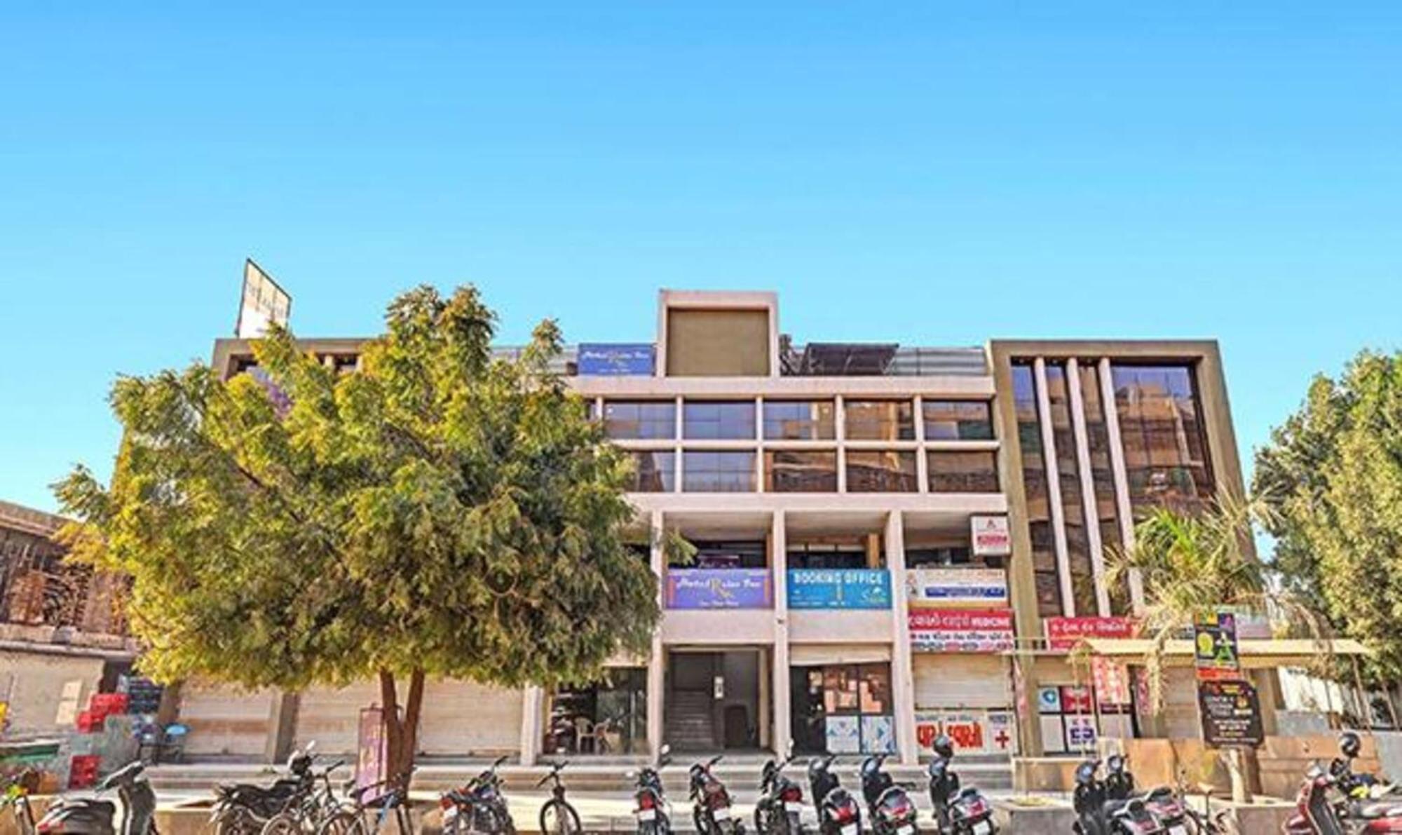 Fabhotel Relax Gandhinagar Dış mekan fotoğraf